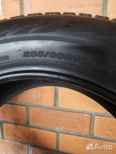 Bridgestone Blizzak VRX2 205/60 R16