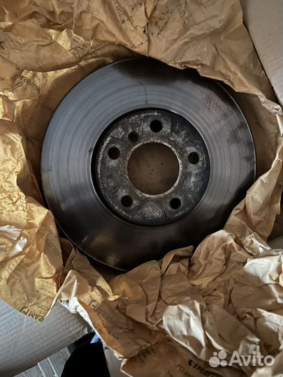 Продам тормозные диски на BMW X5 4 штуки