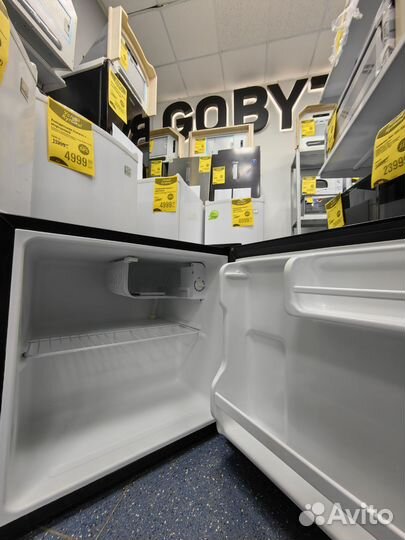 Холодильник с морозильной камерой 45 литров