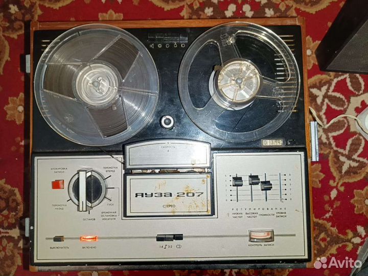 Катушечный магнитофон 