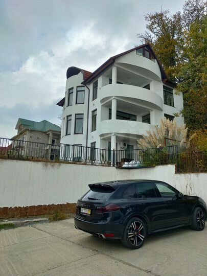 Дом 400 м² на участке 5 сот.