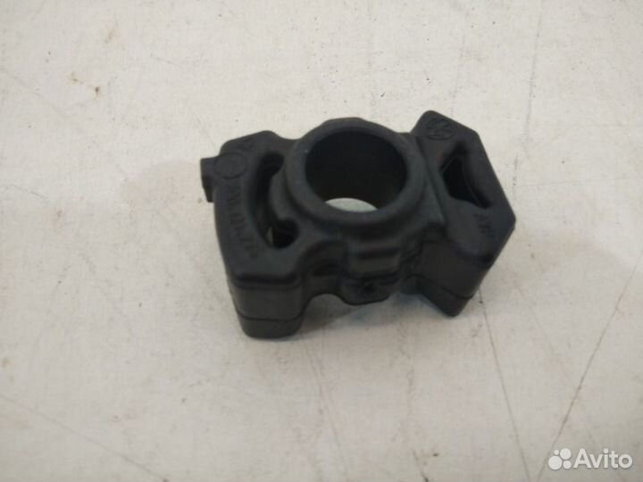 Резиновая опора левая Volkswagen Touareg 2