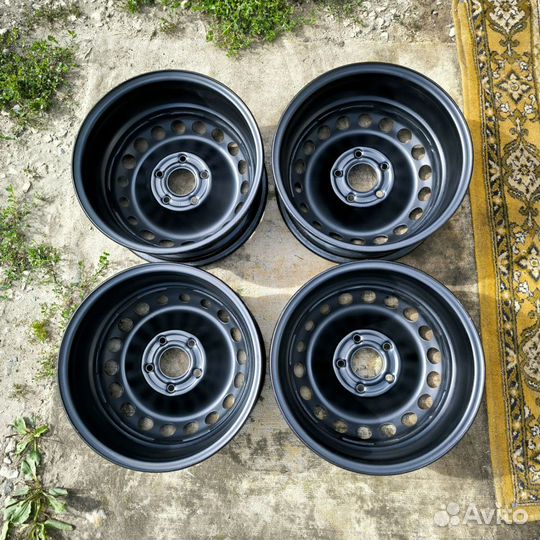 Диски Renault Megan r15 5x114.3, цо 66.1