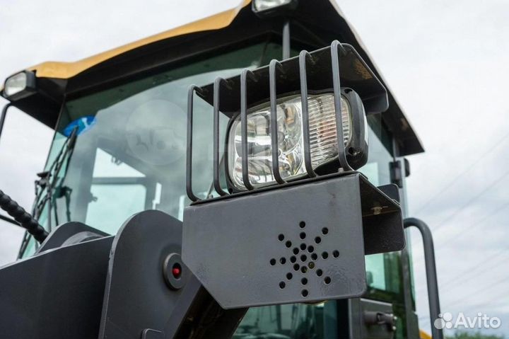 Фронтальный погрузчик XCMG LW300FN, 2023