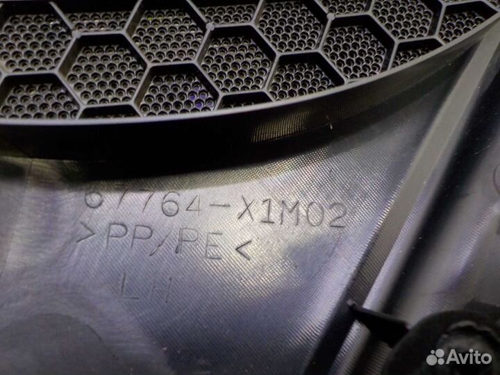 Обшивка двери toyota land cruiser 150 передняя лев