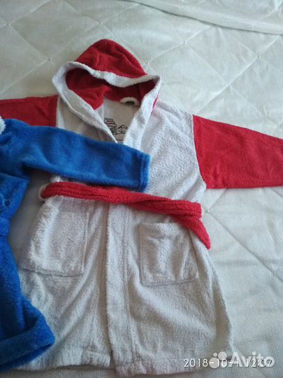 Продам 2 халатика