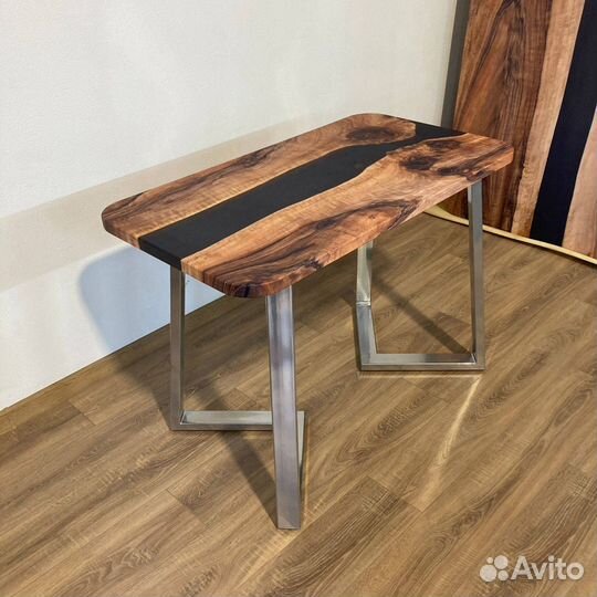 Кухонный стол 'Wrong Description'