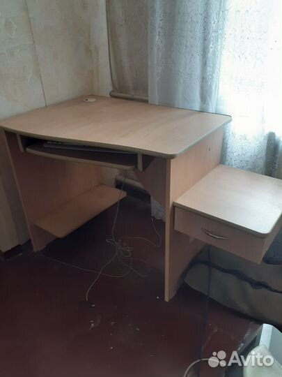 Компьютерный стол