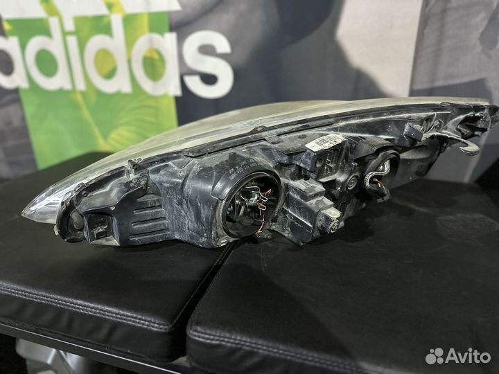 Правая передняя фара peugeot 308