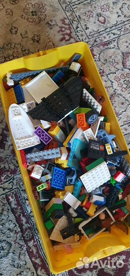 Большая коробка lego