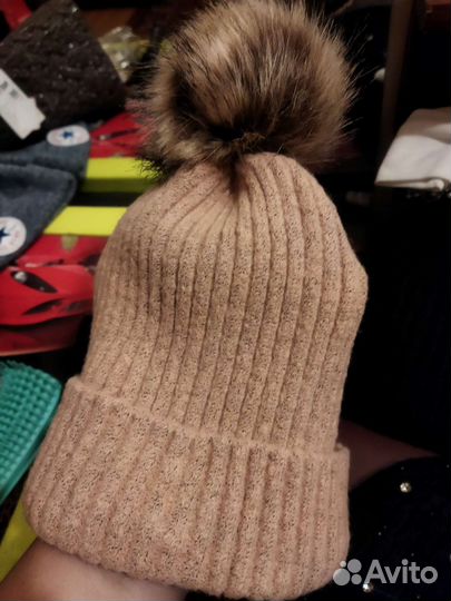 Шапки женские зимние в отл состоянии