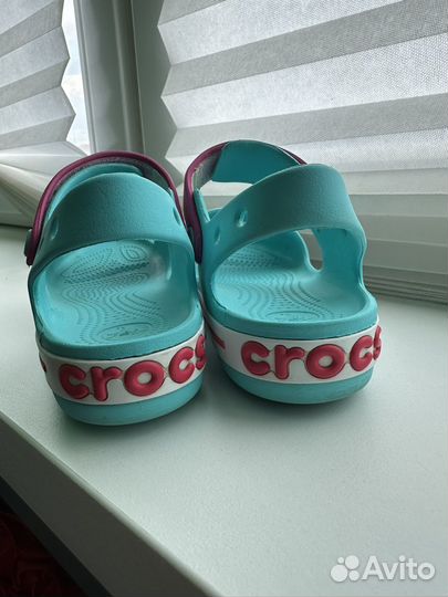 Сандали crocs j2