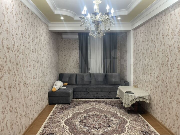 2-к. квартира, 74 м², 1/5 эт.