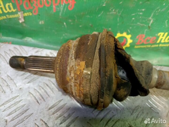 Привод передний левый Volkswagen Passat B3