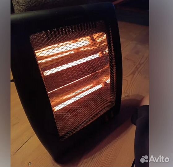 Обогреватель инфракрасный Marta. 1000 Вт. Жарит