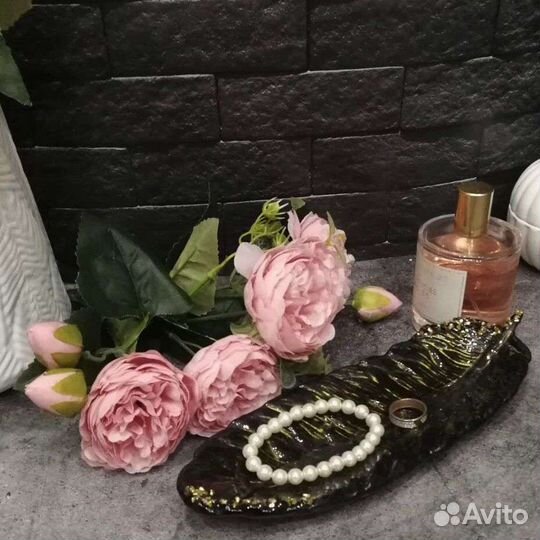 Тарелка - перо из эпоксидной смолы