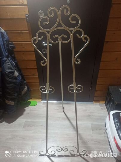 Стойка для посадки гостей на свадьбе