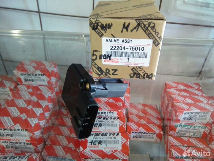 Датчик расхода воздуха MAF. 22204-75010 Toyota 3RZ