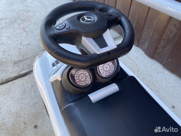 Машинка-каталка толокар Mercedes-Benz