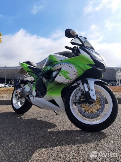 Suzuki GSX-R 750 k8
