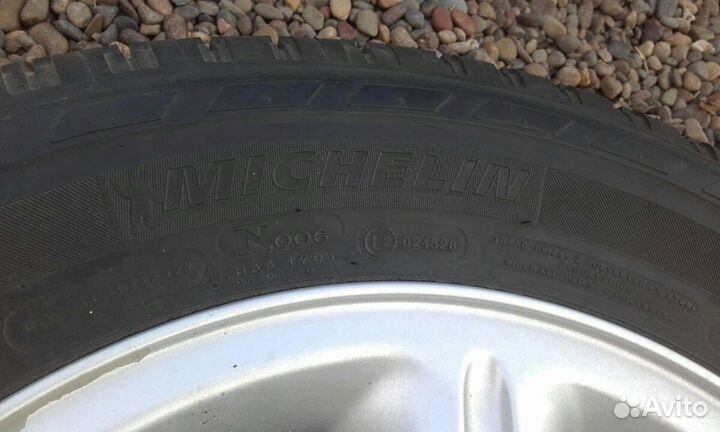 Michelin 4x4 Synchrone 215/65 R16