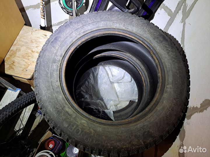 Gislaved Nord Frost 200 215/60 R16 99T