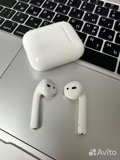 Наушники Airpods 1 оригинальные (полный комплект)