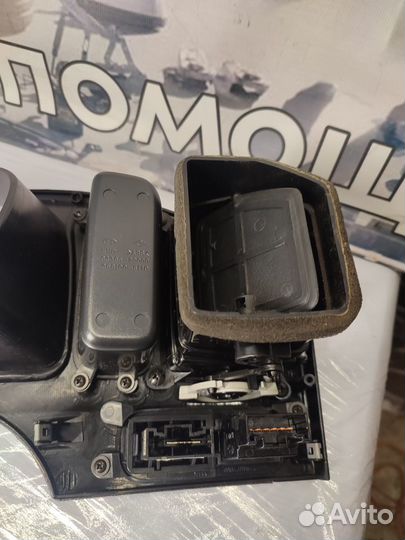 Центральная консоль Hyundai Elantra