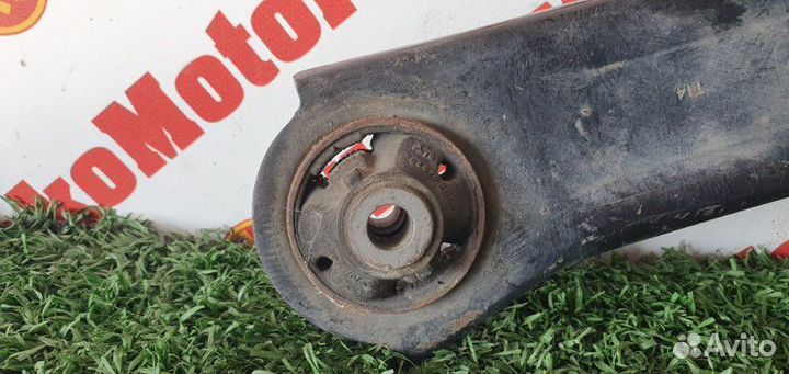 Рычаг подвески нижний передний правый Nissan Tiida