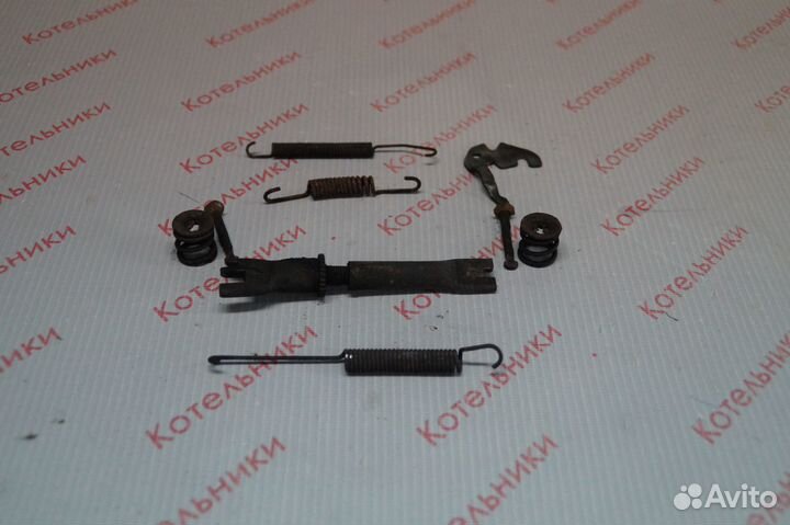 Nissan 44010-50C10 Механизм ручника левый