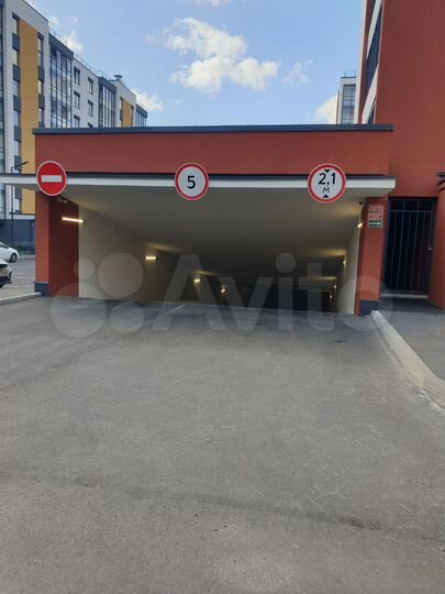 Машиноместо, 14 м²