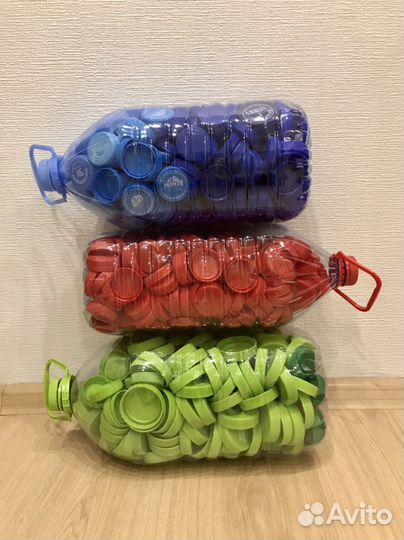 Пластиковые крышки цветные бу больше 750 шт