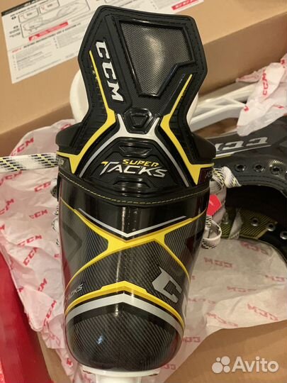 Коньки профессиональные CCM AS3, размер 9D