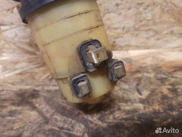 Бачок гур Hyundai Tucson 1