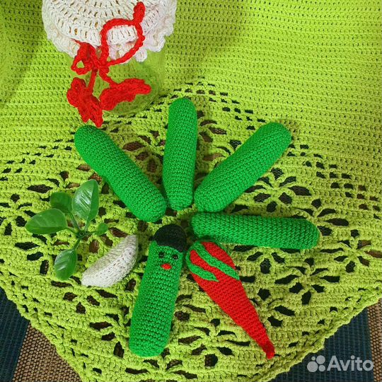 Огурцы вязаные в банке