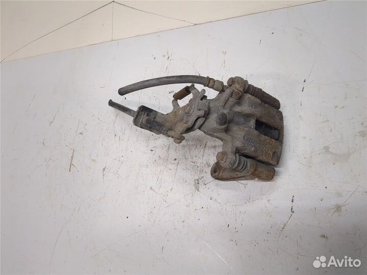 Суппорт Nissan Primera P11, 2000