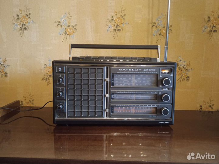 Grundig satellit 2100