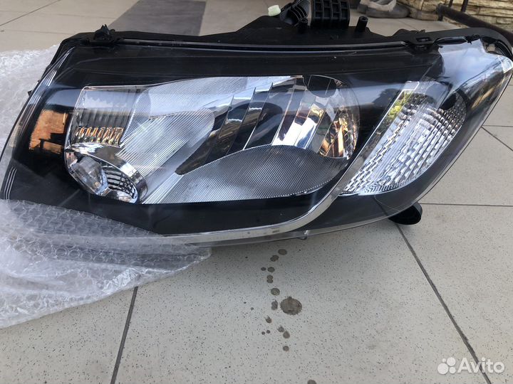 Фара renault sandero левая