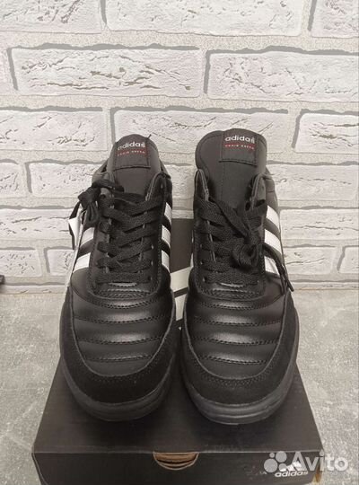 Футбольные бутсы шиповки