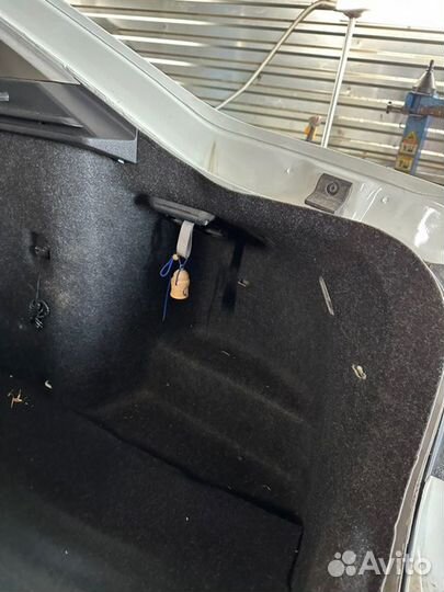 Обшивка багажника правая Skoda Octavia A7 1.6 CWV