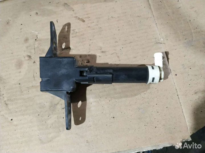 Форсунка омывателя фары Mazda CX-7