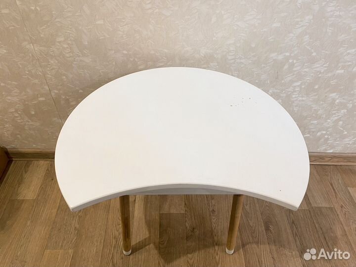 Детский столик со стулом