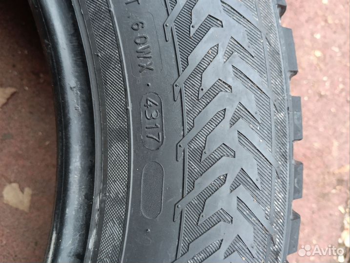 Nokian Tyres Hakkapeliitta 8 SUV 215/65 R17