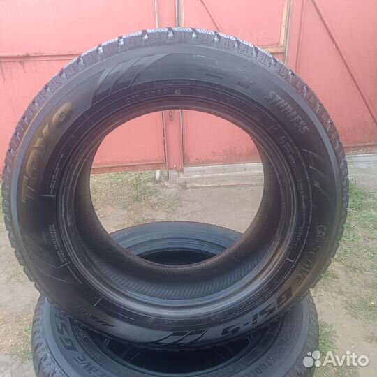 Toyo Observe GSi-5 225/65 R17 149S