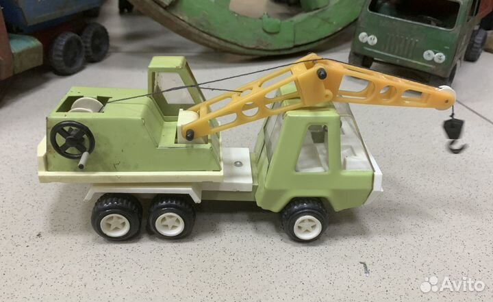 Игрушка Грузовик кран. Сделано в СССР