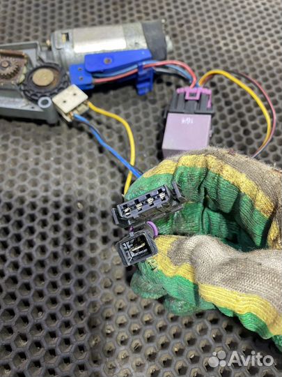 Моторчик Электролюка Ауди 80 B4 Audi