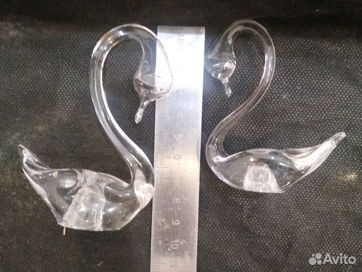 Хрустальные и стеклянные фигурки лебедей