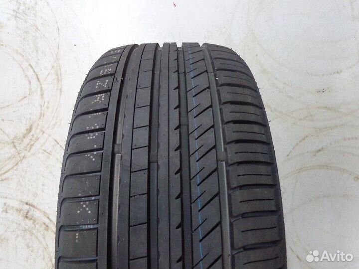 Kinforest KF550-UHP 255/55 R18