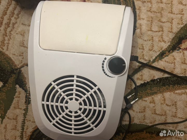 Вытяжка для маникюра и педикюра