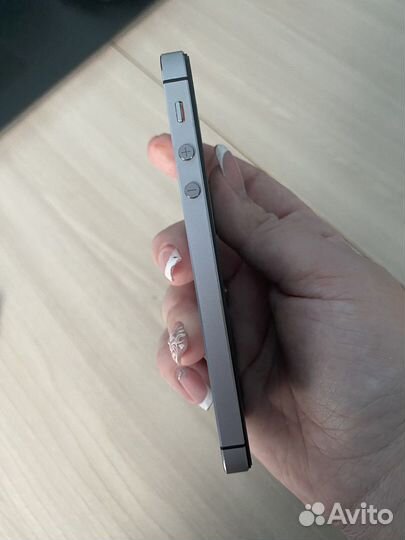 iPhone 5S, 16 ГБ